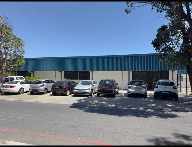 INDUSTRIAL PROPERTY TO RENT IN CLAREMONT